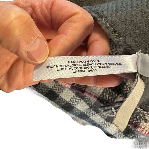 Talbots One Size Black Multi Plaid Reversible Woven Plaid Fringe Ruana Wrap - Picture 3 of 5